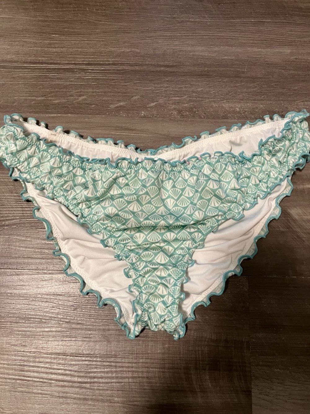 Victoria's Secret Swim Ruffle Cheeky Bikini Bottom Medium Seashells